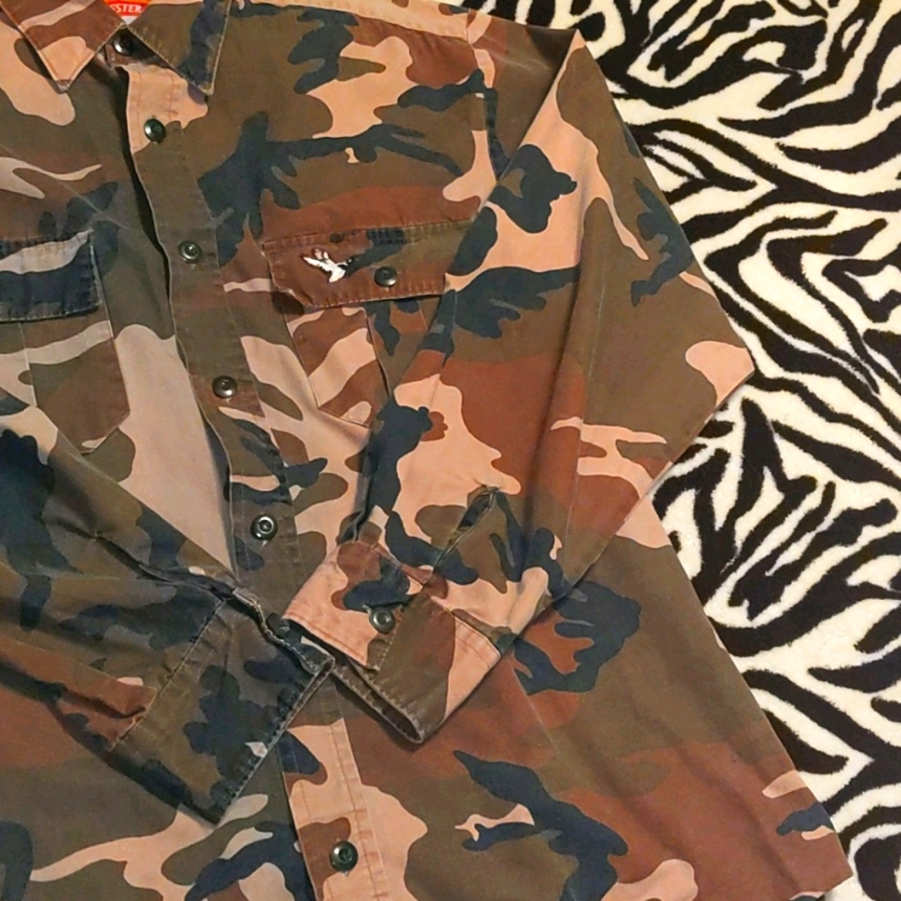 💥🦆 WINCHESTER CAMO LONG SLEEVE NEVER WORN MEDIUM